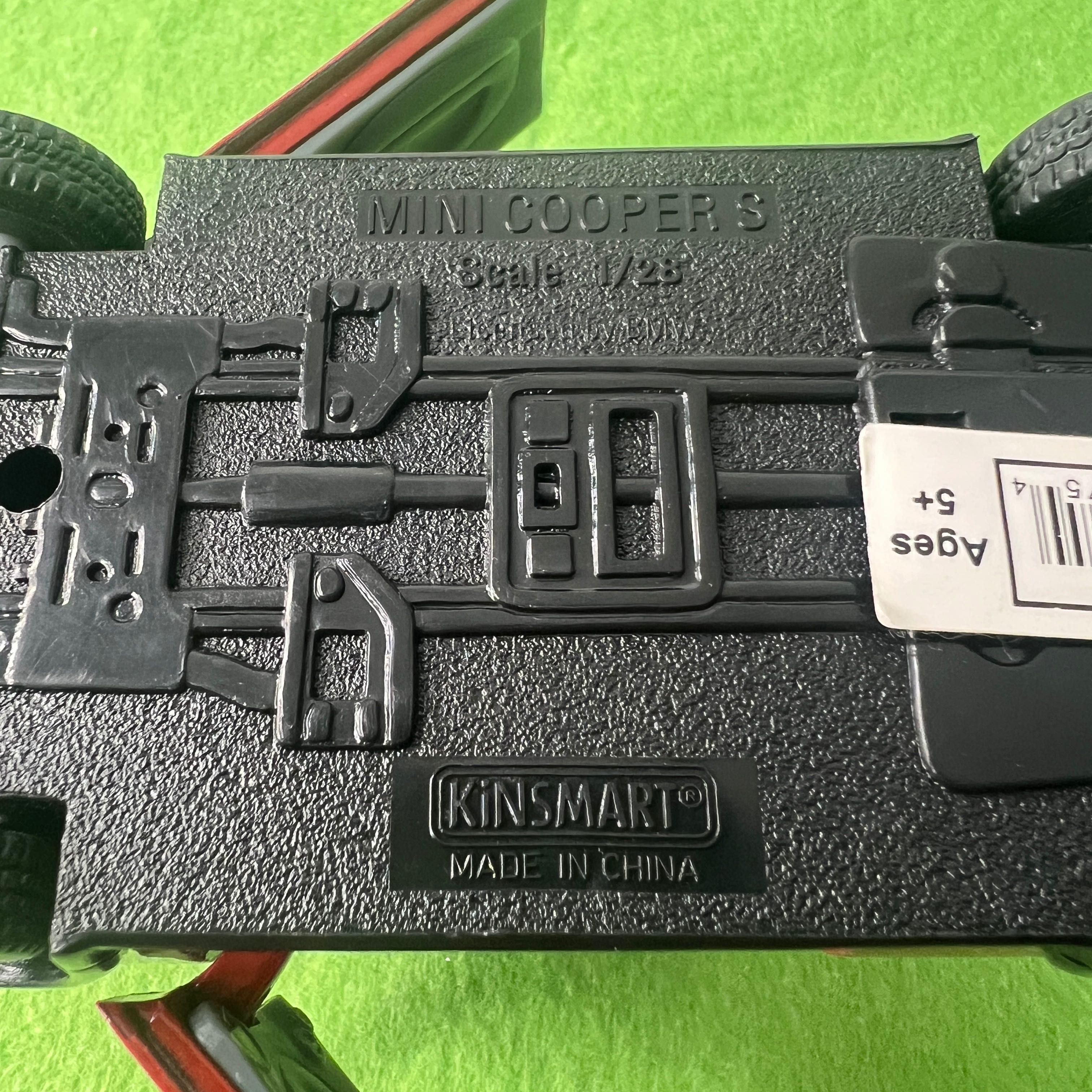 Mini Cooper S – Kinsmart 1:28 Como Novo