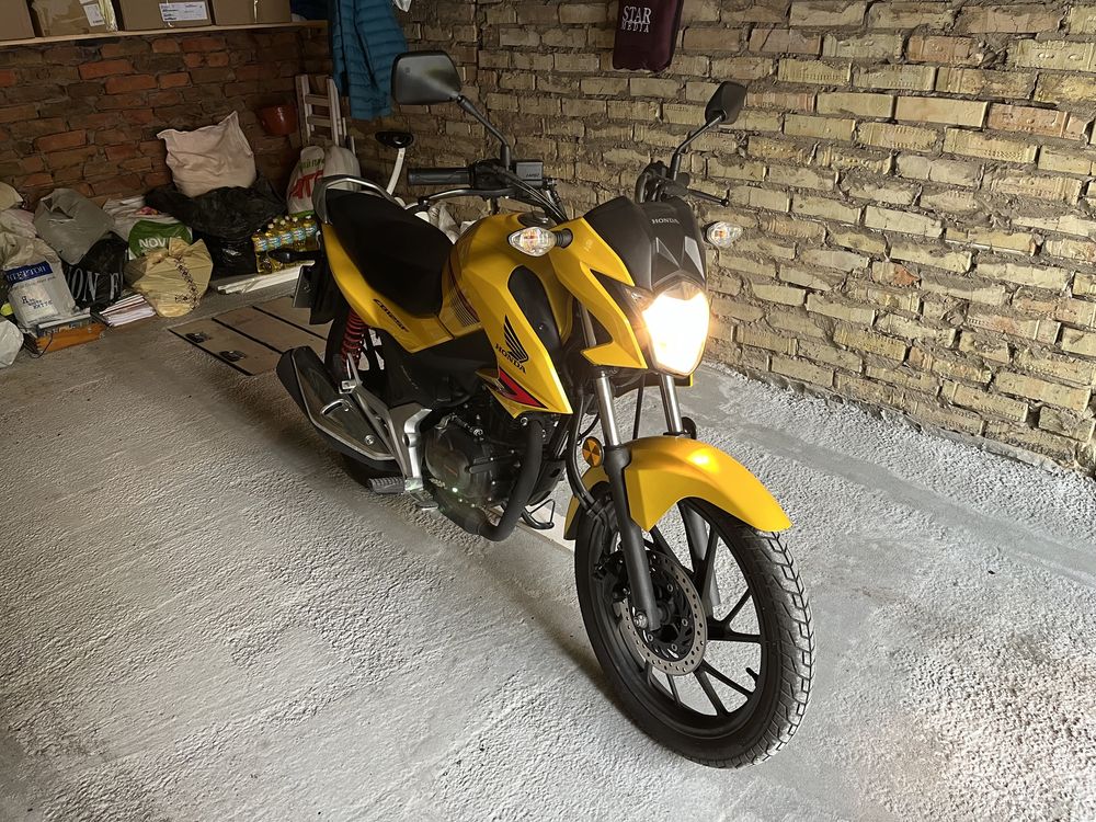 Мотоцикл HONDA CB125F, як новий, 1,5 л на 100 км