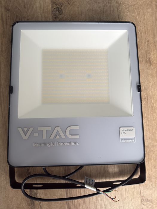 Naświetlacz LED 200W 160lm/W czarny - VT-302