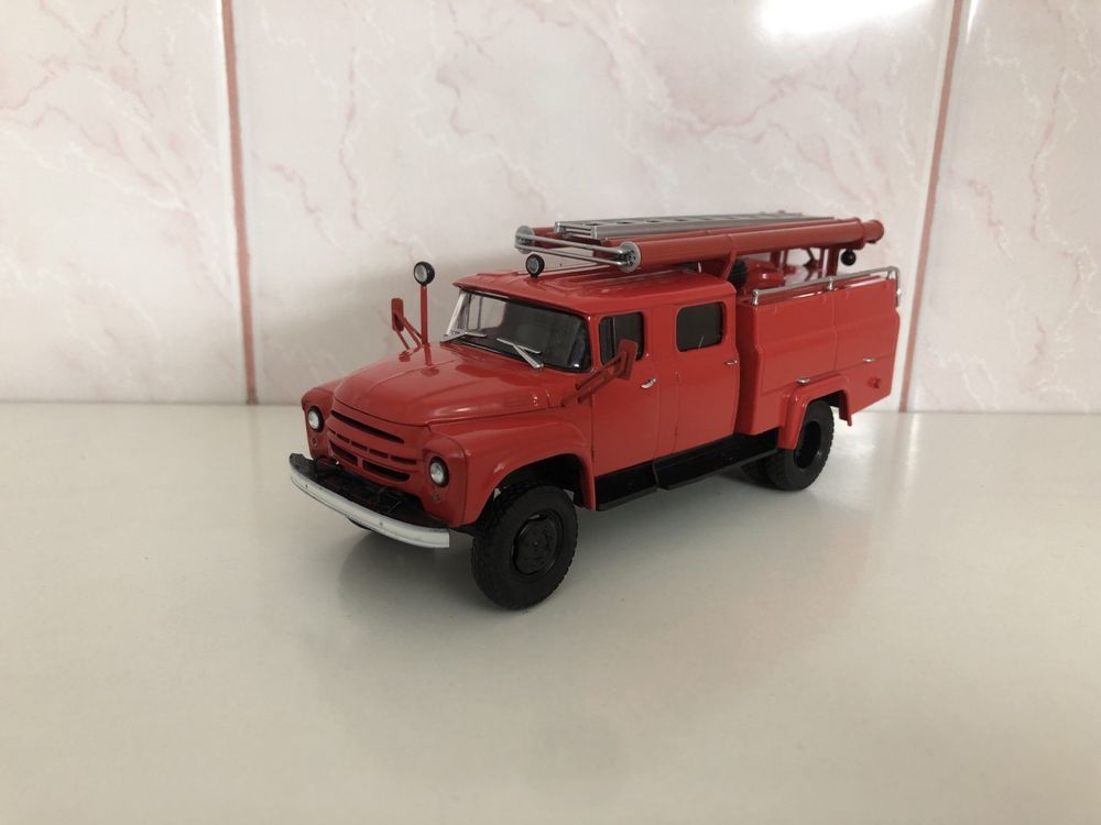 ЗИЛ 130 (АЦ 30) 1:43 АвтоІсторія