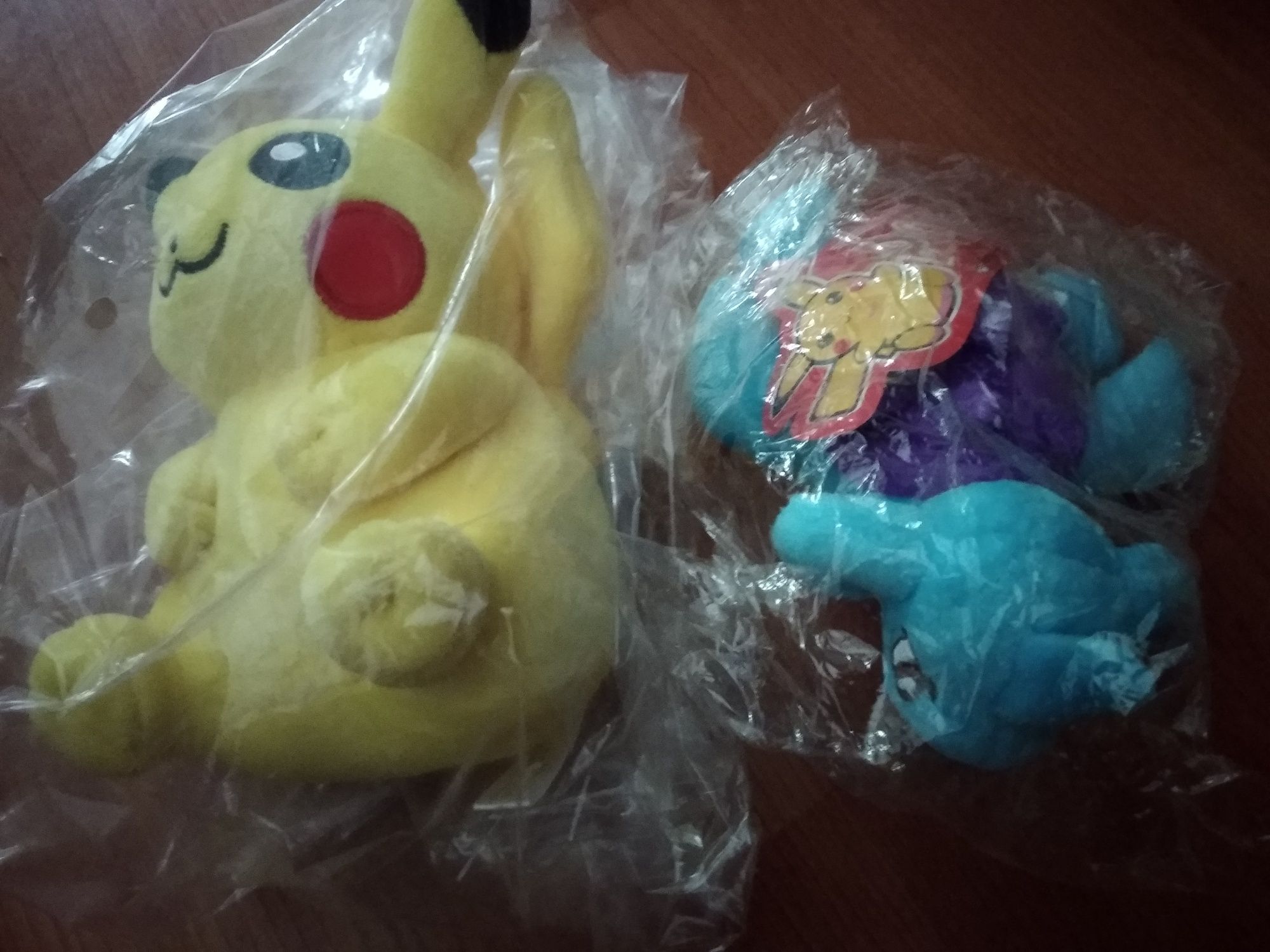 Pokebolas e pokémons selados original takara tomy e peluches