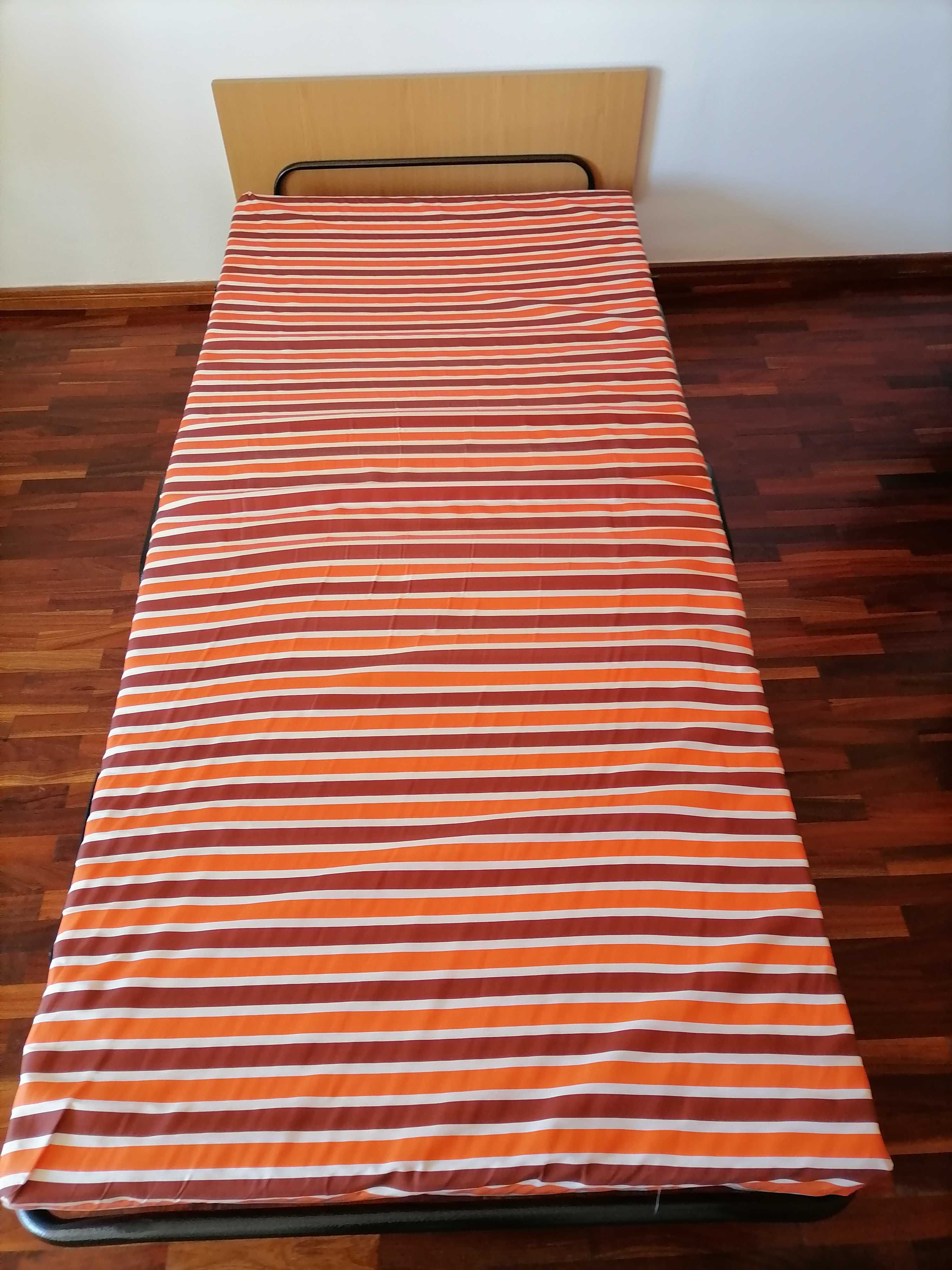 Divã Cama Solteiro