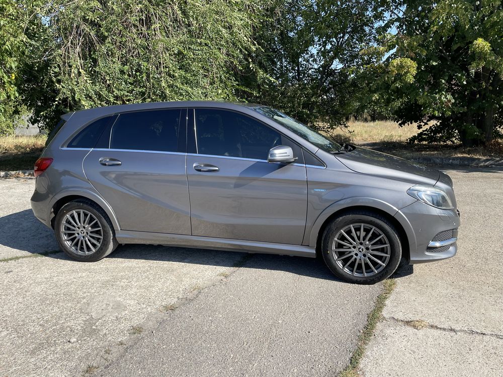 Продам Mercedec b250e