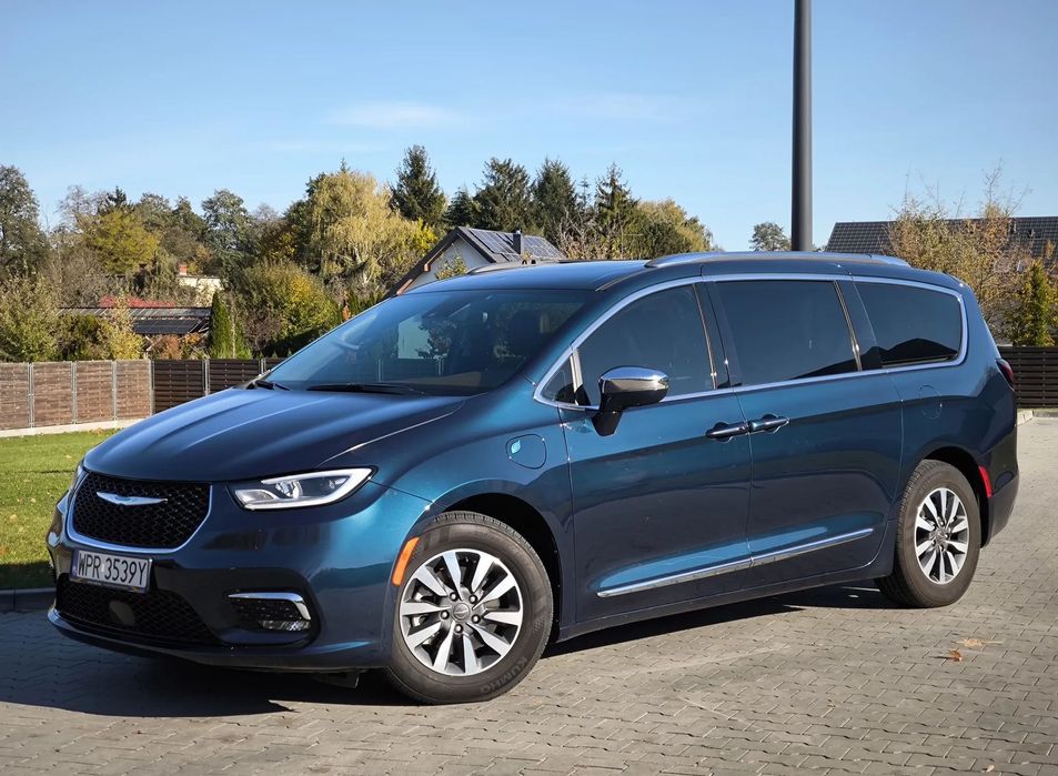Chrysler Pacifica Hybryda Plug-In, LIMITED, faktura VAT 23% leasing, kredyt
