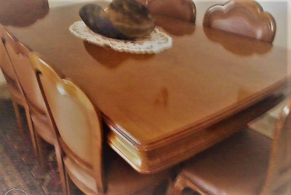 mesa de refeição Castanho maciço + cadeiras forradas a pele