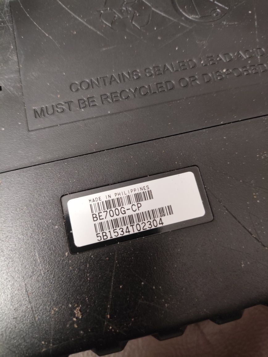 APC Back-UPS ES (700VA/405W, 8xPL, 1,8m)