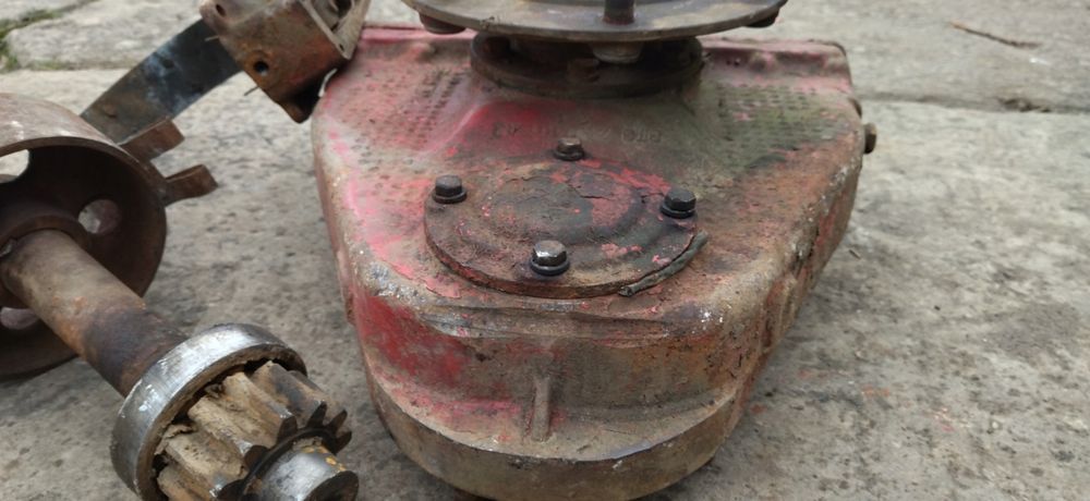 Stara zwolnica do ciągnika traktora ruskiego WŁADIMIRIEC T-25