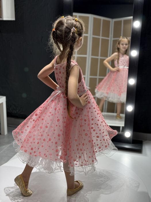 Сукня на 5-7 років. Стан ідеальний