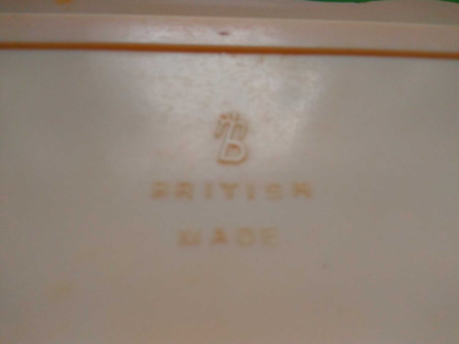 Stare paterki, tacki do serwowania  sygn .made British z motywem kwiat