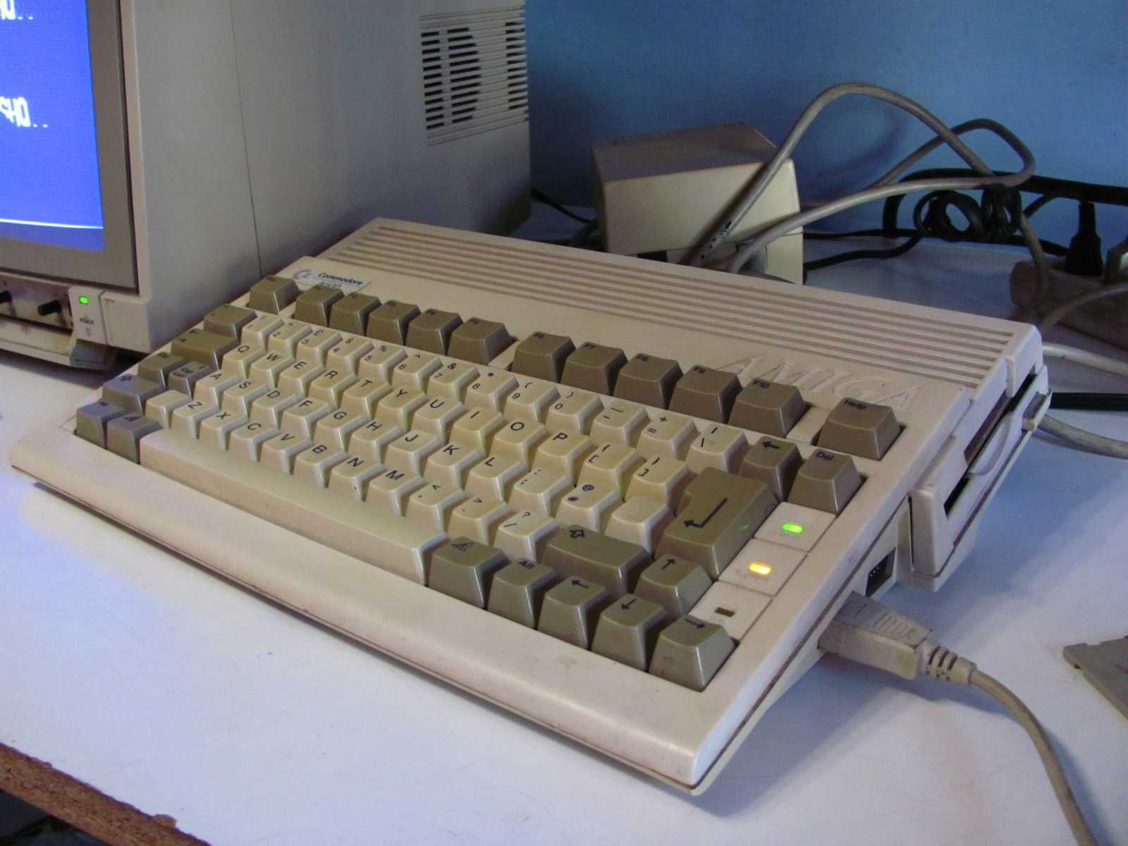 Komputer Amiga 600 - pełnosprawny - odbiór osobisty