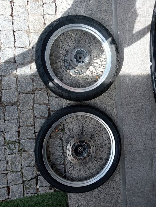 Jantes de mota com pneus