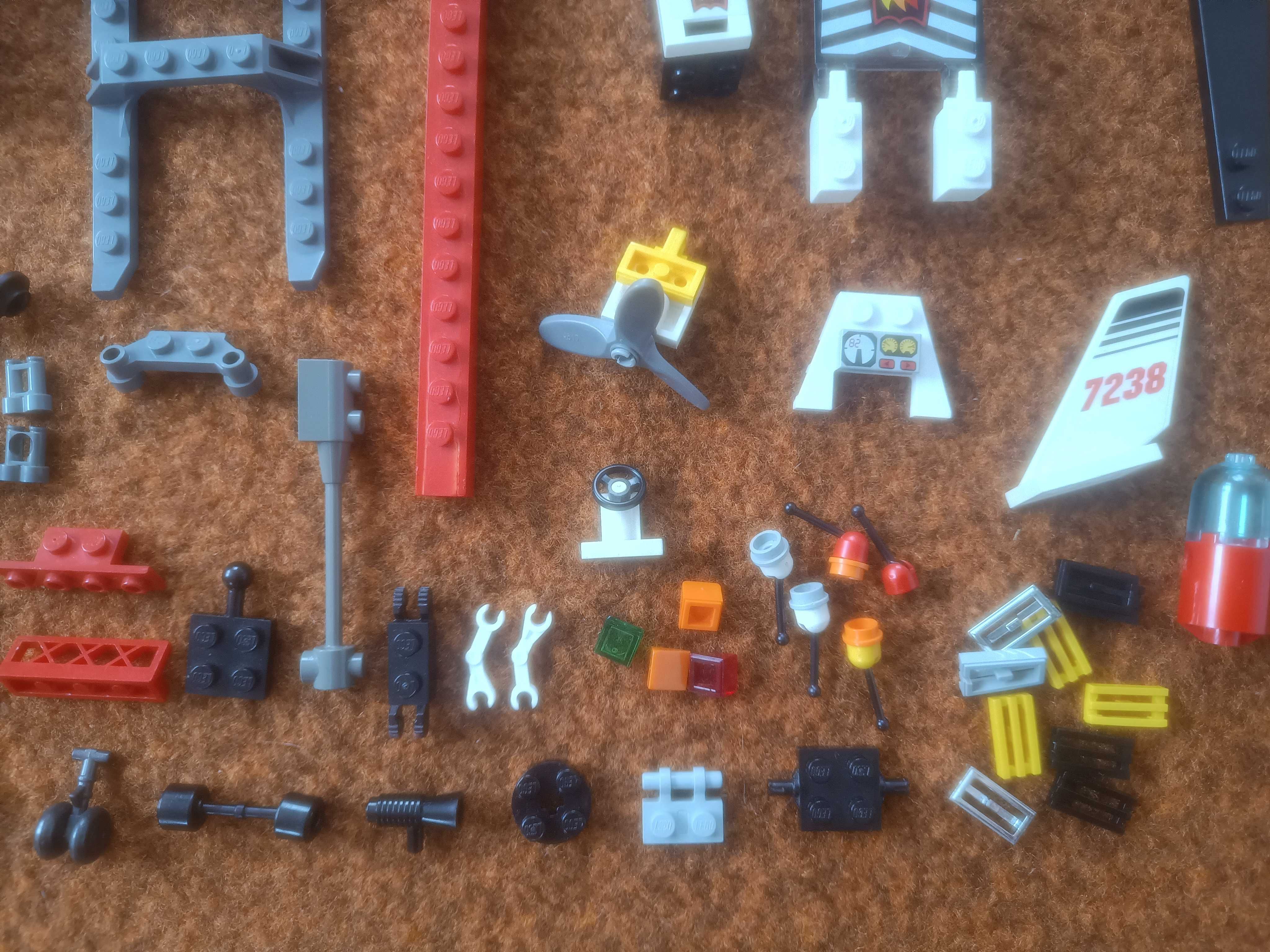 Elementy klocków LEGO
