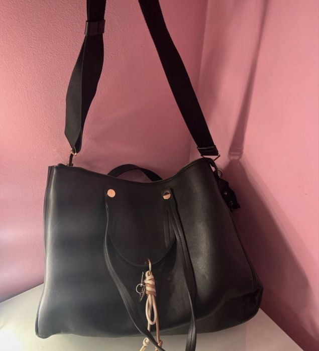 bolsa preta da parfoi