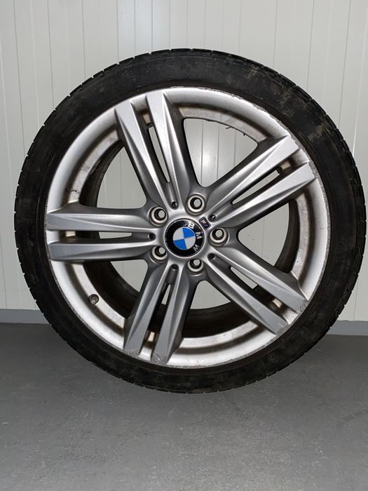 1 Jante original BMW R18 PACK M com pneu.  Furação 5x120.  Jante em muito bom estado.