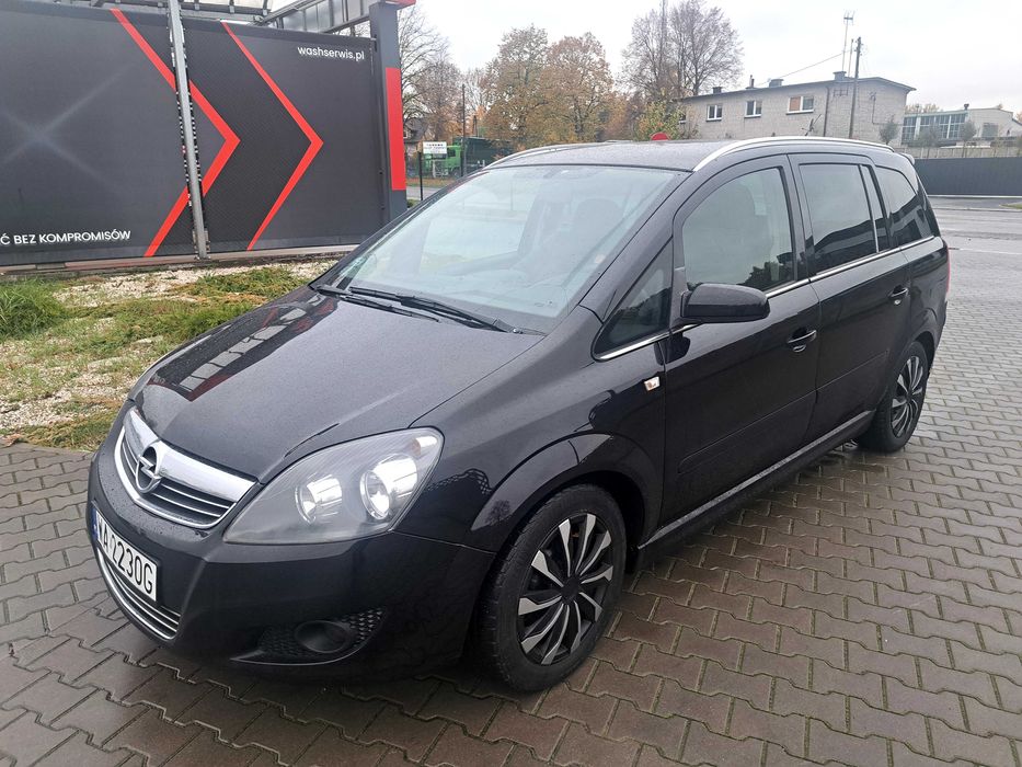 Opel zafira b OPC lift 2008 rok 1.8 140 km navigacja start stop hak