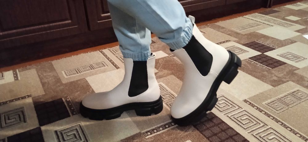 Жіночі ботинки челсі