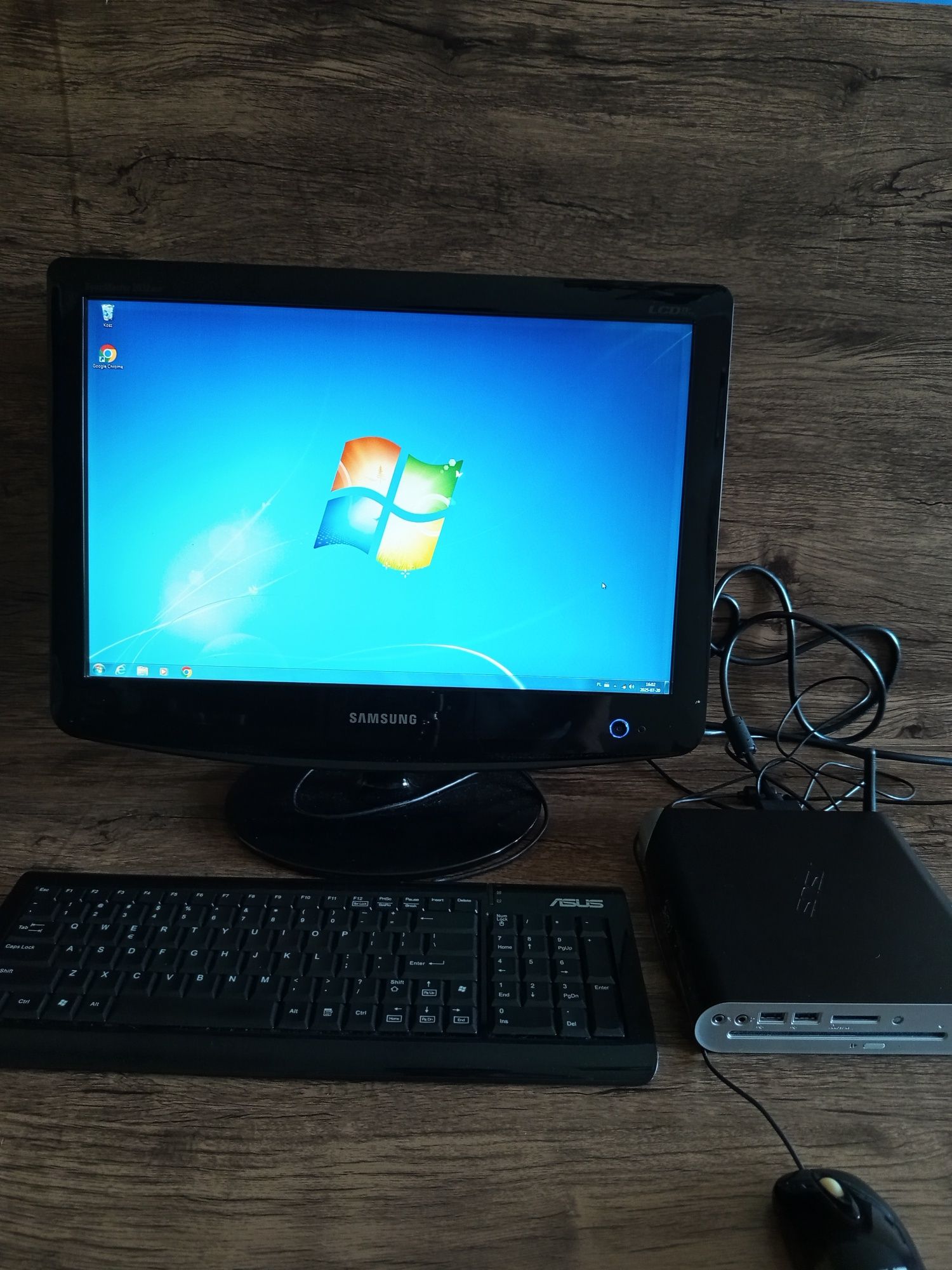 Komputer Asus Eeebox eb1501 + monitor + windows 7 pro + akcesoria