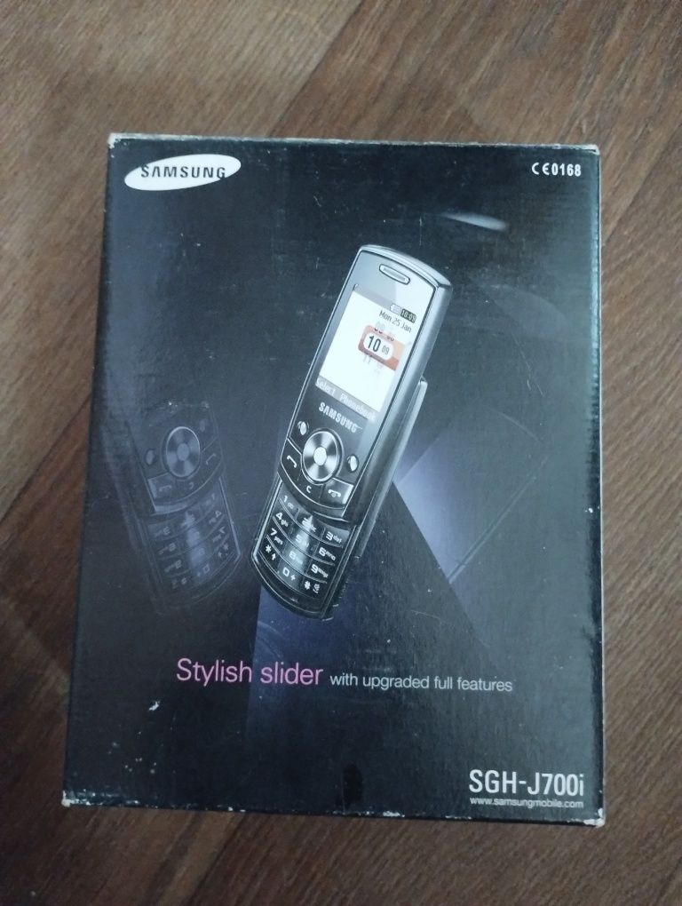 Мобильный телефон Samsung SGH-J700