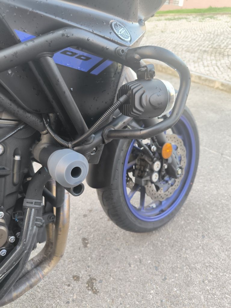 Yamaha tracer 7 com extras