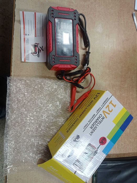 Nowaw pełni inteligentna ładowarka do wszystkich rodzajów akumulatorów