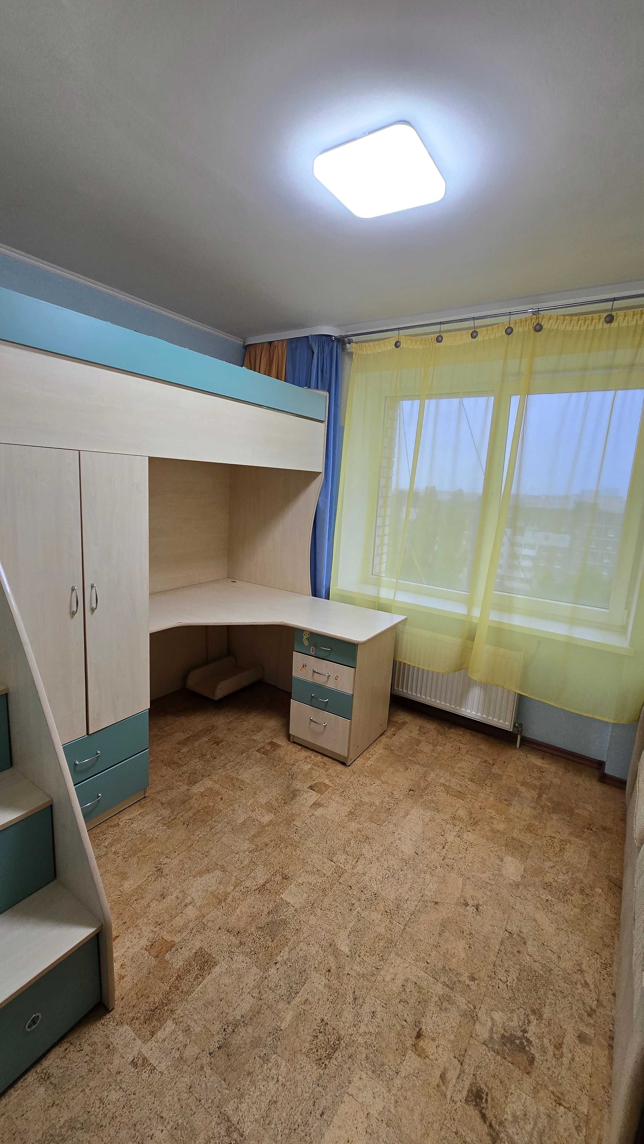 3-кімнатна квартира на Озерній