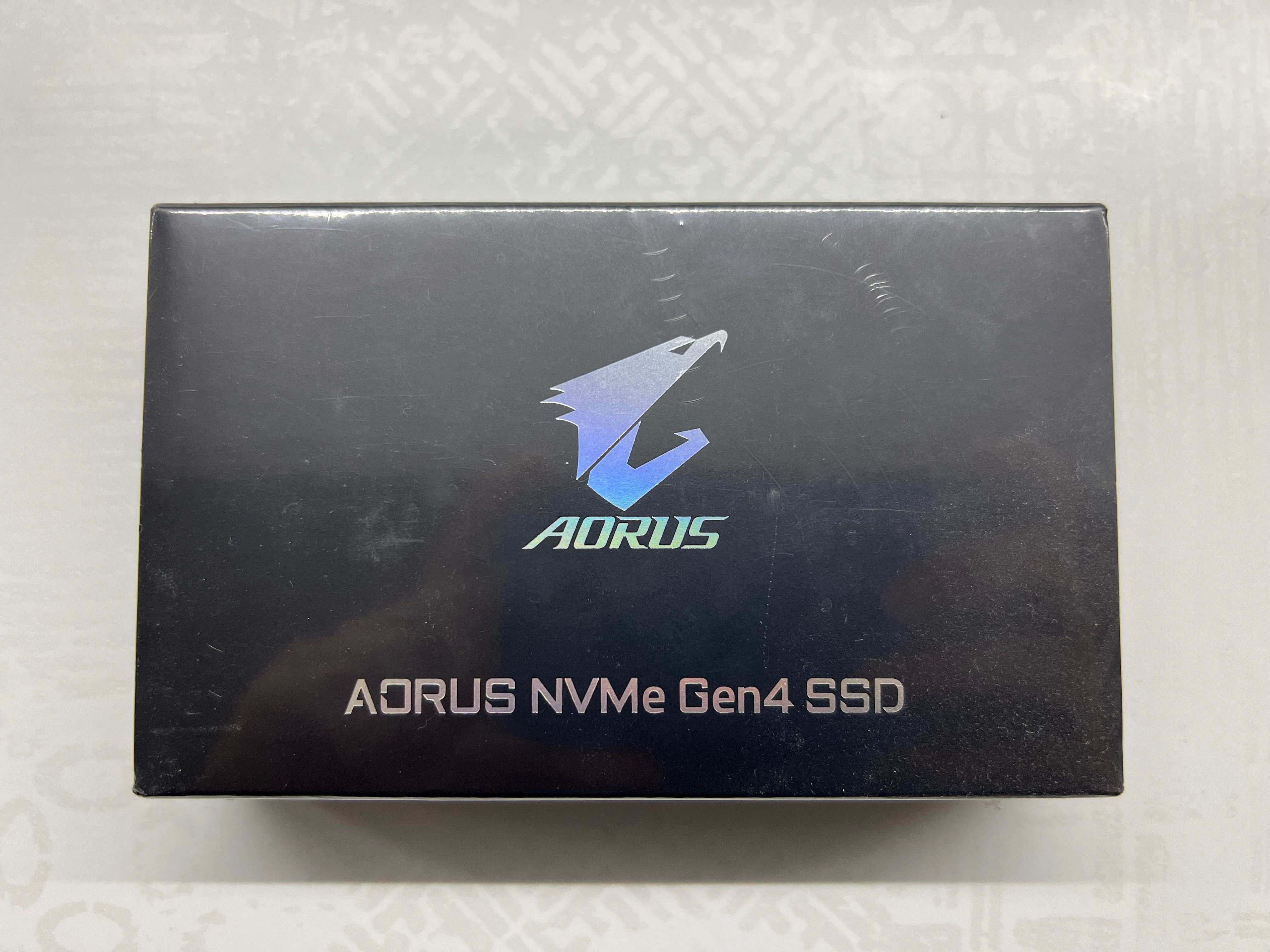 SSD накопичувач Gigabyte Aorus NVMe Gen4 SSD 2 TB (GP-ASM2NE6200TTTD)