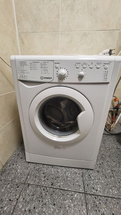 Продам пральну машинку Indesit
