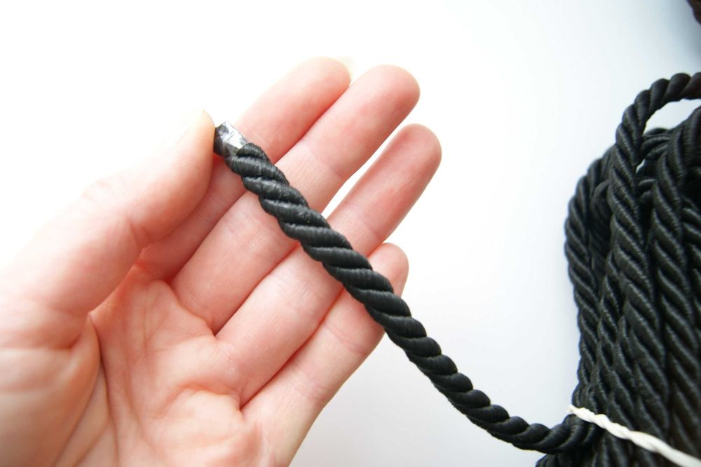 Sznurek skręcany, czarny, 7mm, półfabrykaty do biżuterii