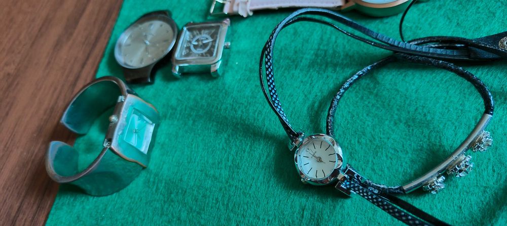 Годиник женочій Chanel и другие.