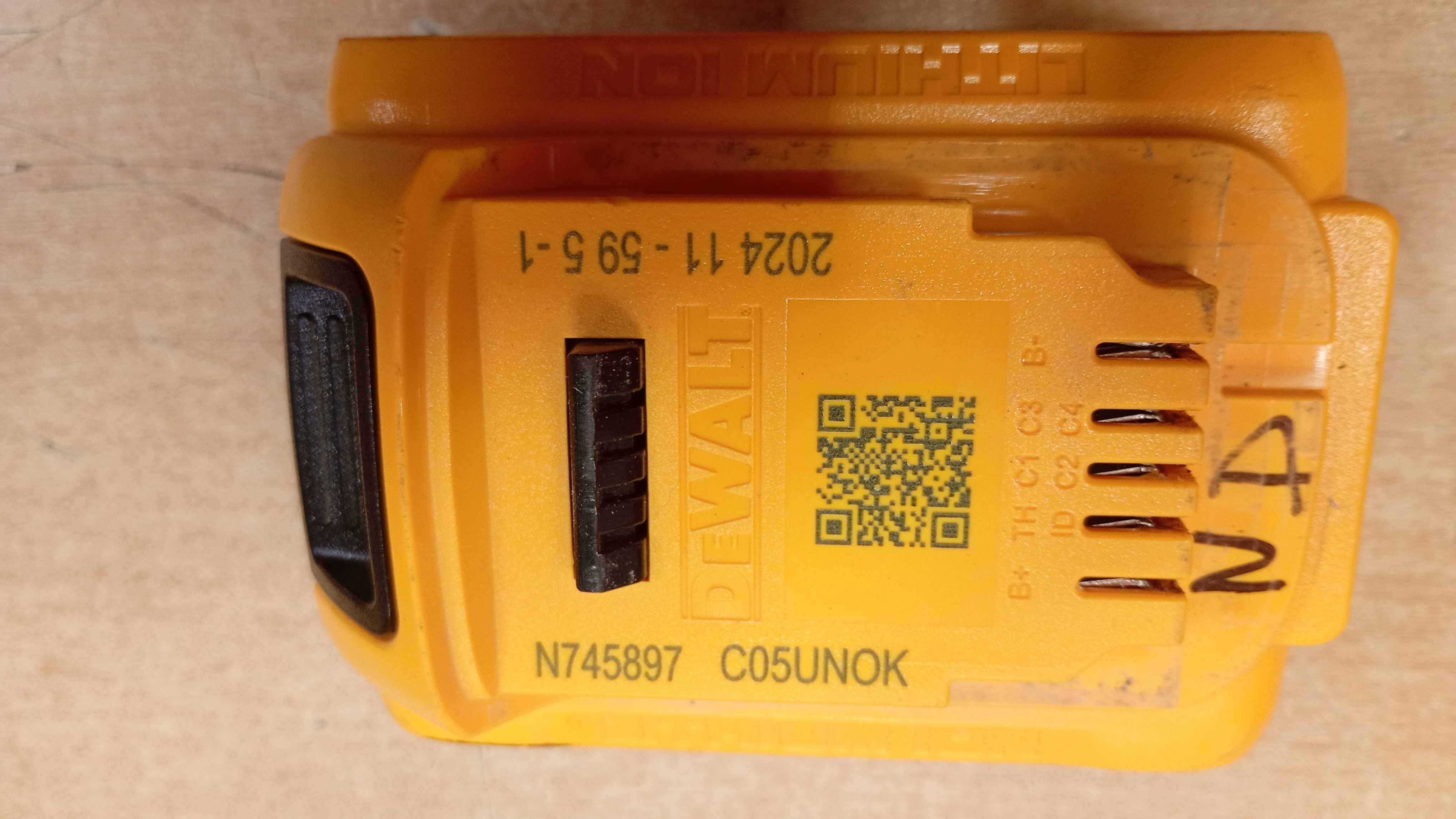 Zakrętarka DEWALT DCF887-Komis MADEJ Dębica