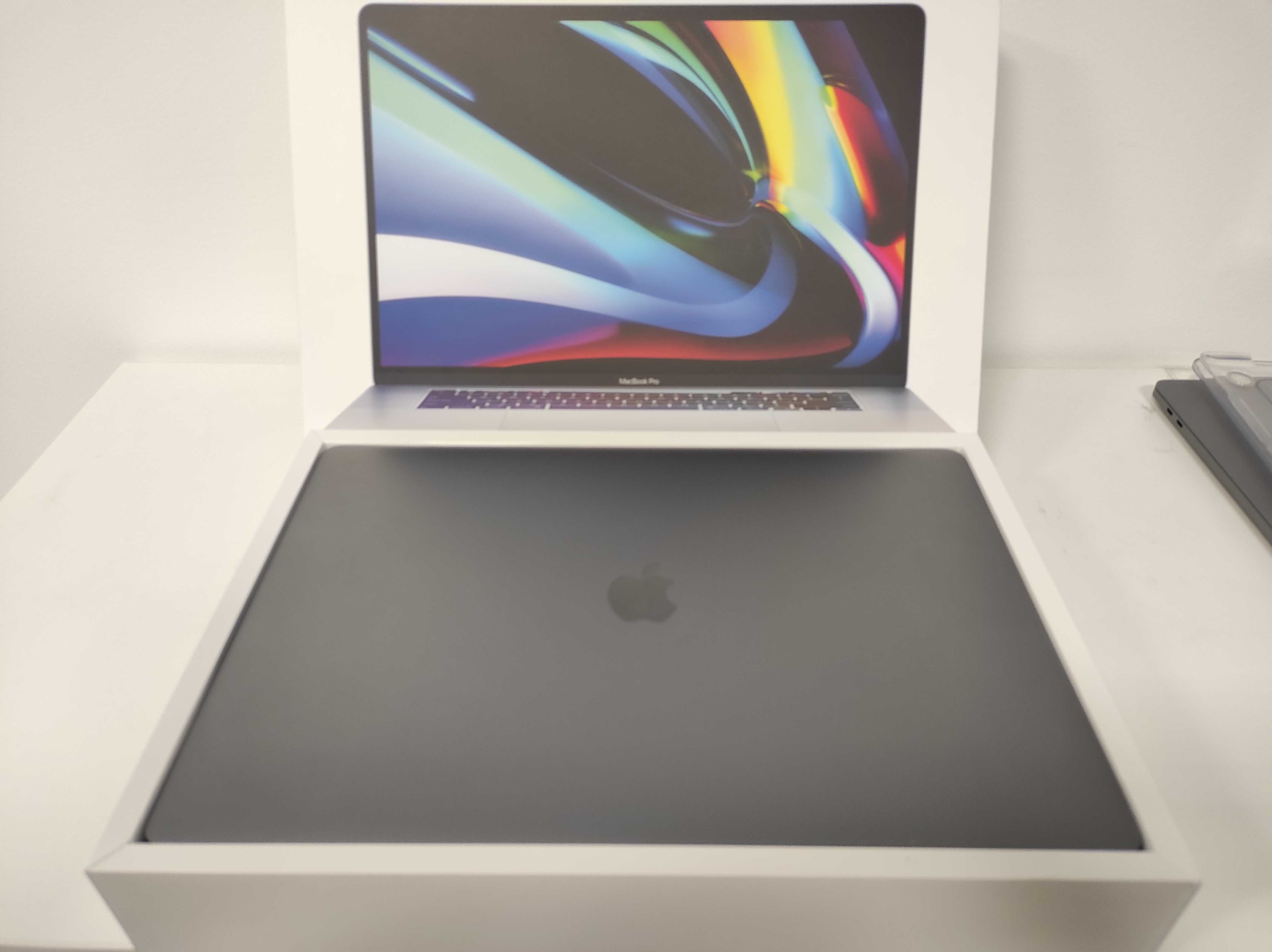 MacBook Pro 16 A2141 i7/32GBRAM/512GB