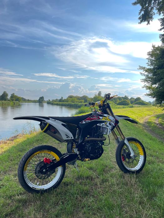 Diabolini XZ250r SM.