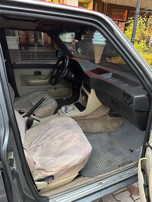 Бандітка БМВ Е28