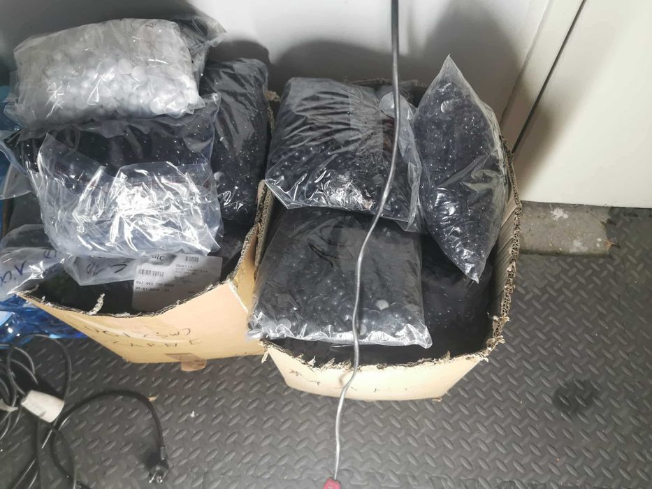 guziki do bluz kucharskich, różne kolory, 27000 sztuk