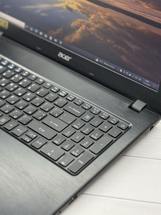 Ноутбук Acer Aspire E5-576,4GB DDR3,120GB SSD,ідеал,оплата частинами