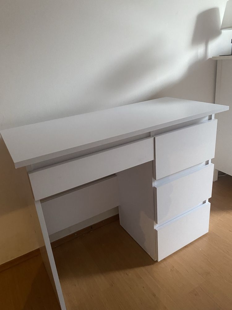 Biurko Ikea białe 4 szuflady