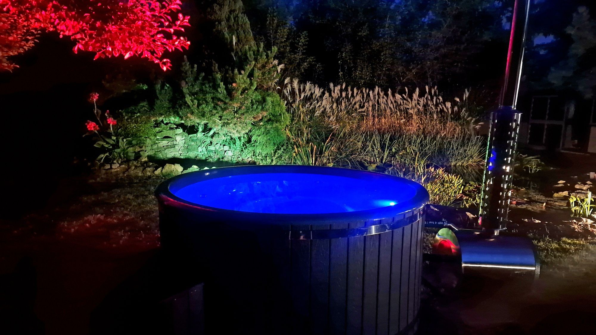 Jacuzzi ogrodowe, balia, wanna z systemem masaży