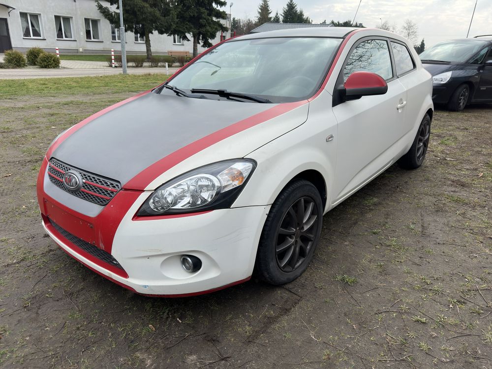 Kia Ceed silnik uszkodzony