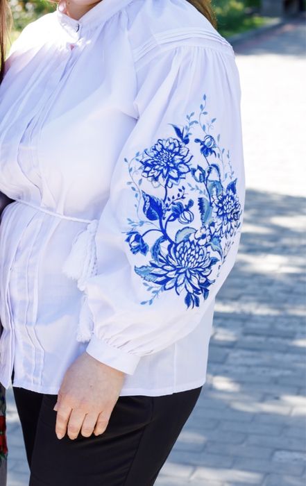 Жіноча вишиванка,на дівчину,мережка,галичанка,сукня,блакитна блуза