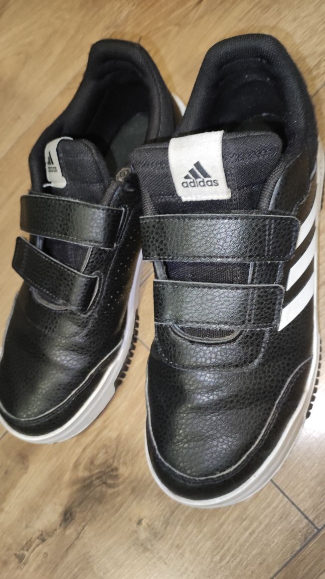 Кросівки Adidas б/у