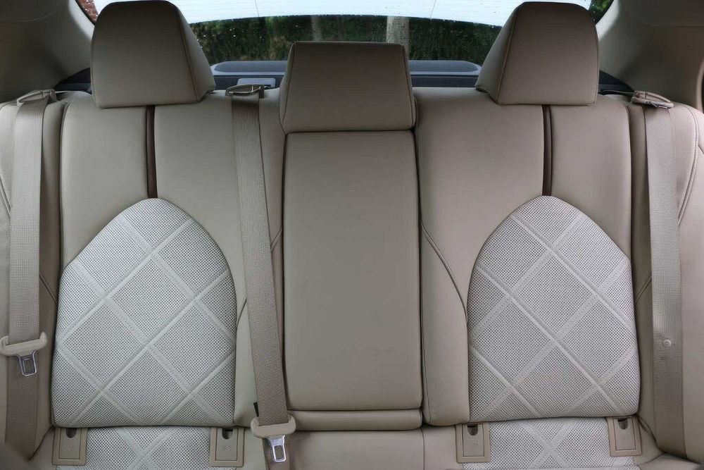 Toyota Camry      2019