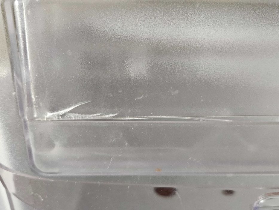 Gaveta do fundo de arca congeladora Indesit
