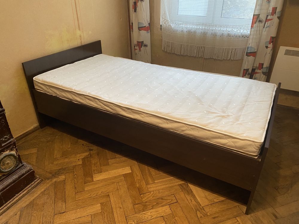 Ліжко з ламелями та матрацом 100х200
