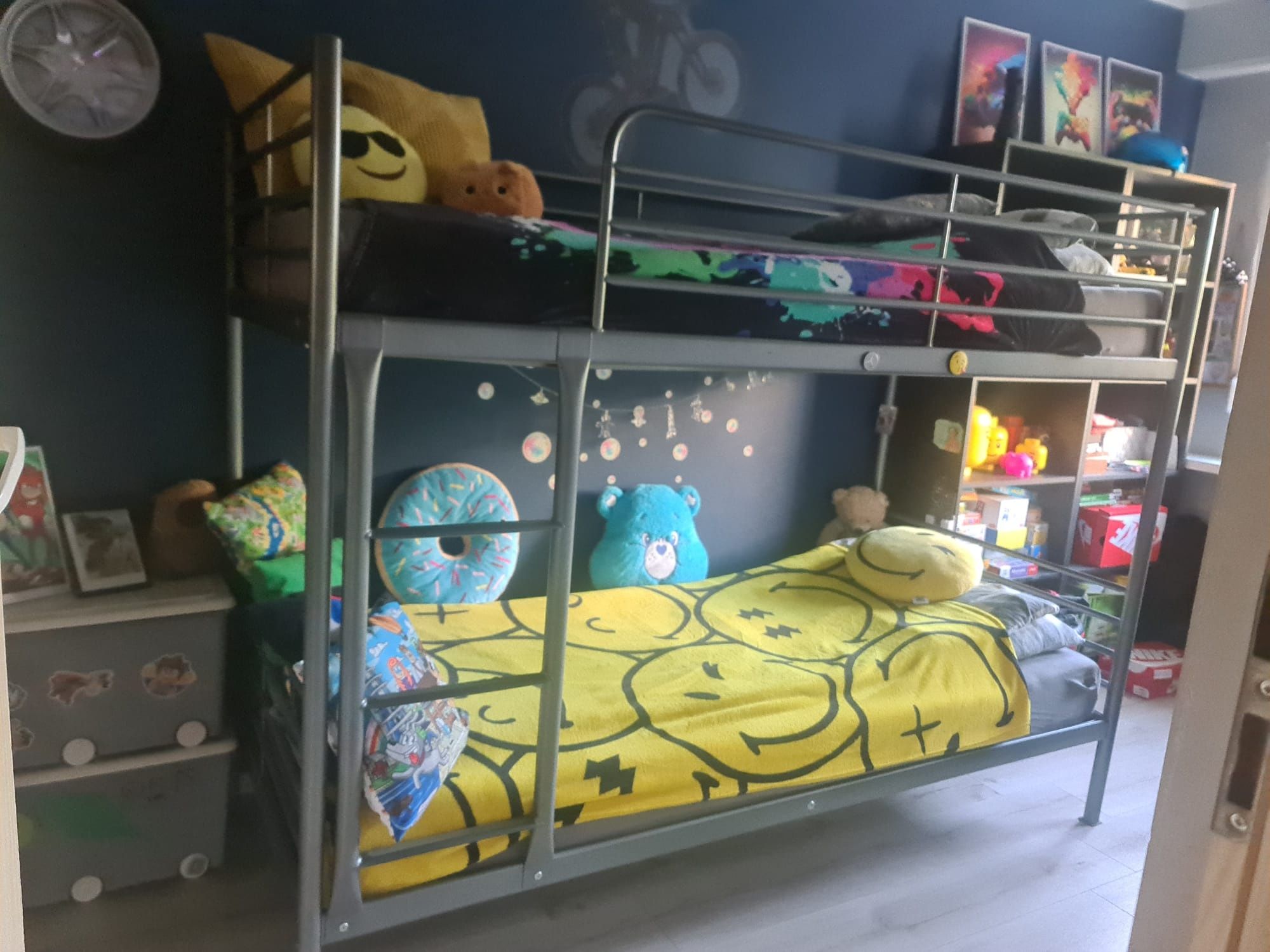 Łóżko piętrowe Ikea Svatra metalowy stelaż