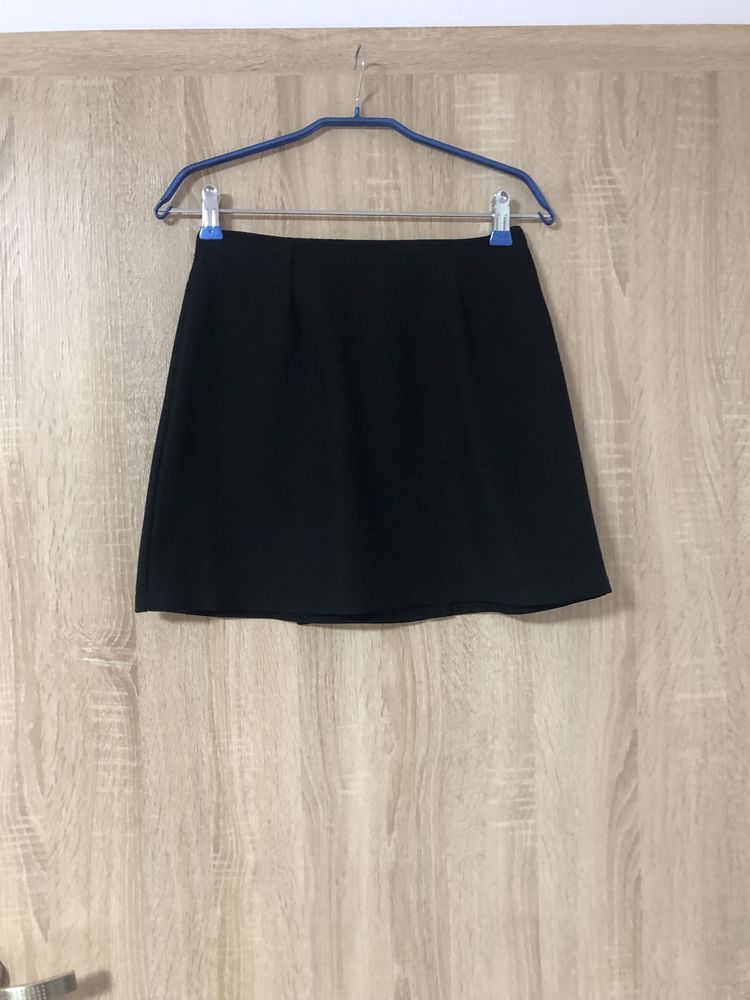 Czarna spódnica damska Bonton rozmiar S (36)