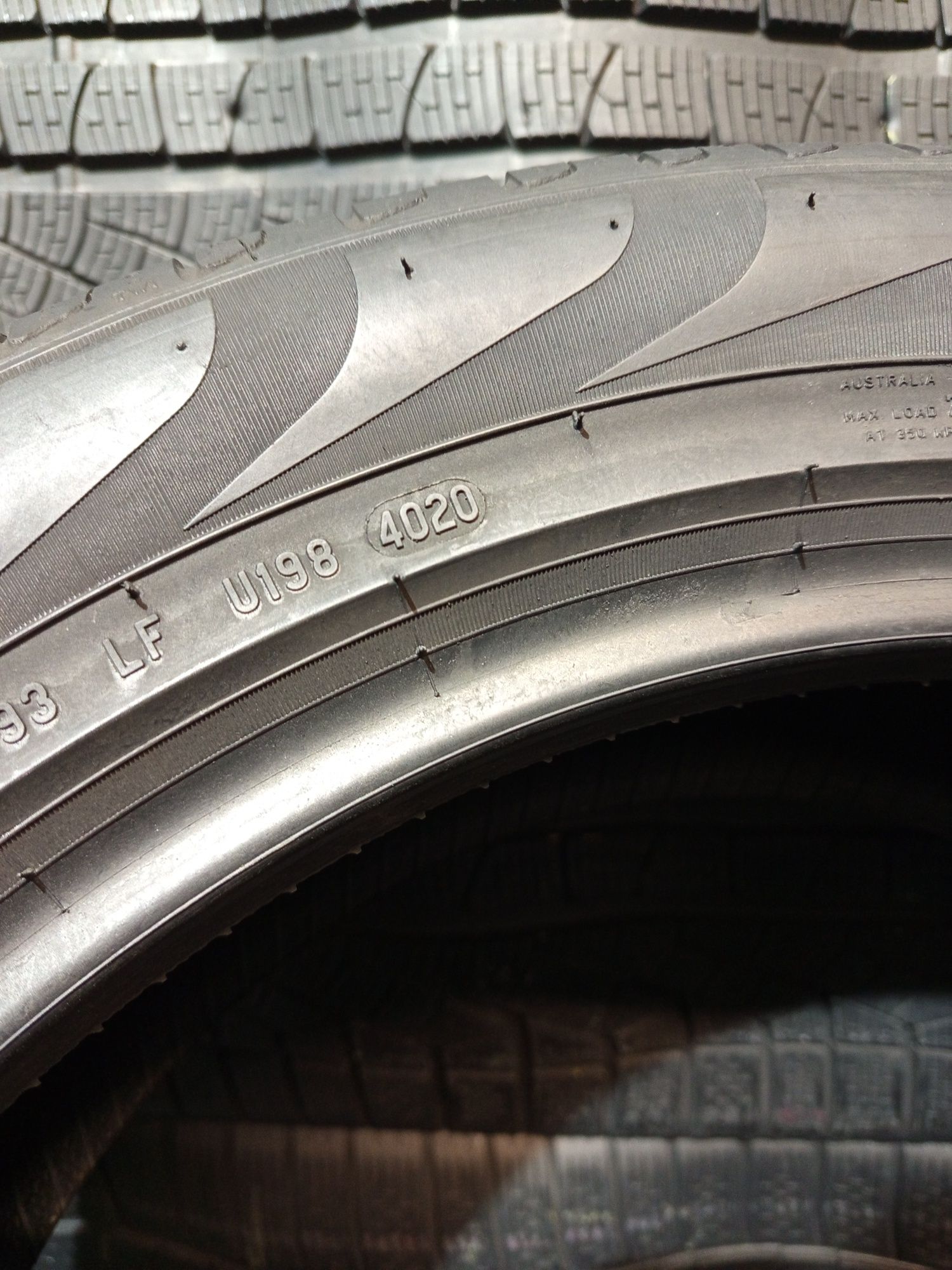 235/50R19 Pirelli Scorpion Verde