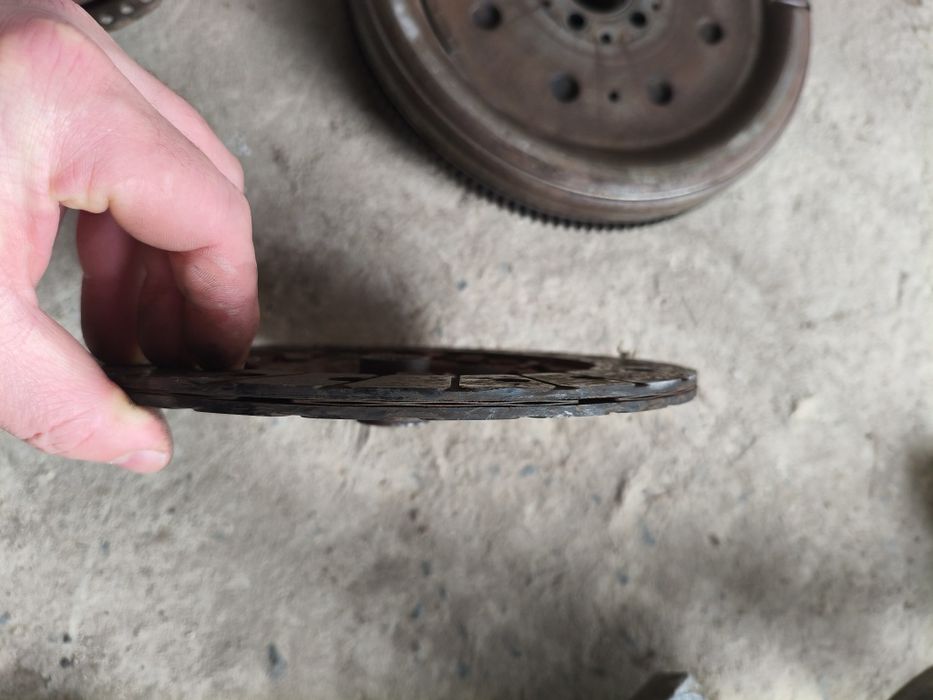 Продам запчастини для автомобіля фольцвагіна турана