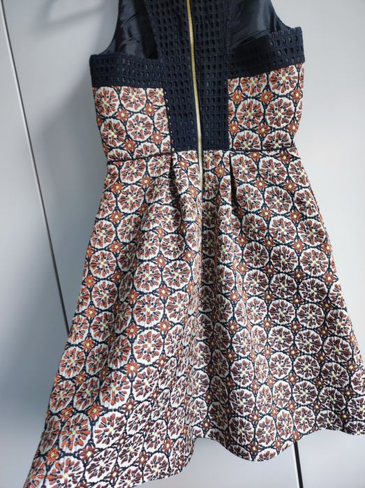 Krótka sukienka na wesele H&M rozmiar XS 34
odkryte plecy wizytowa