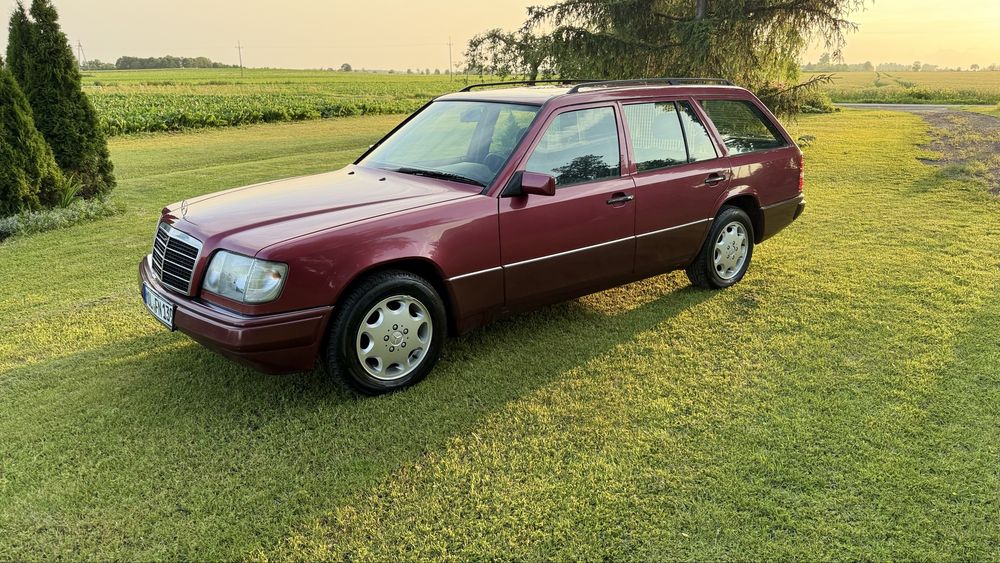 Mercedes E 124 automat