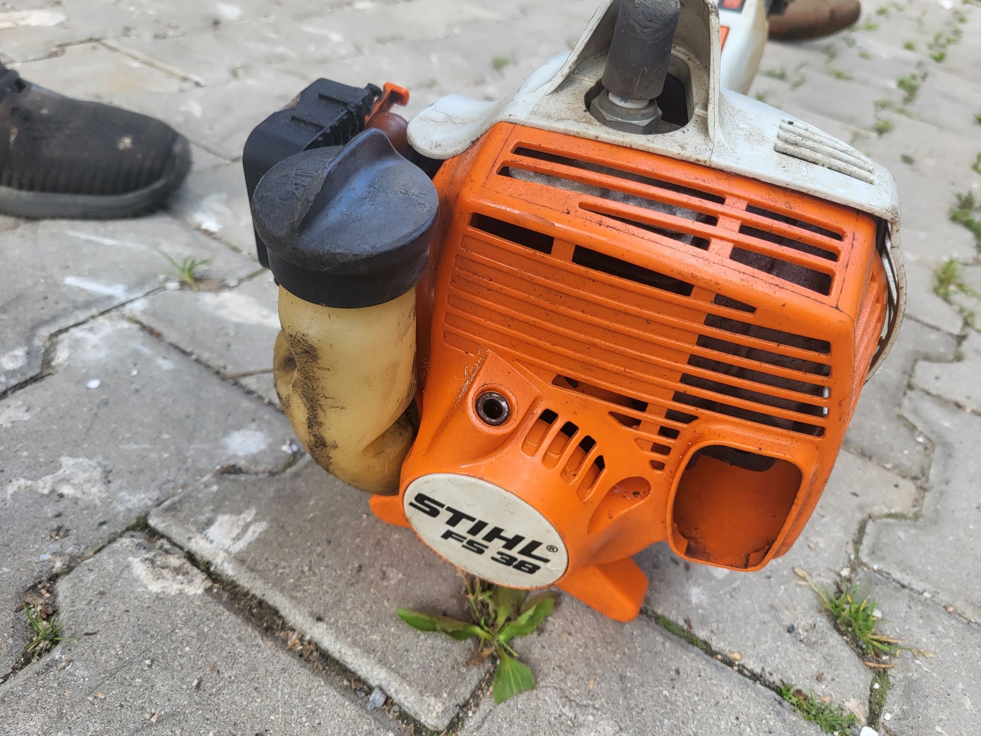 Spalinowa kosa wykaszarka podkaszarka stihl fs 38